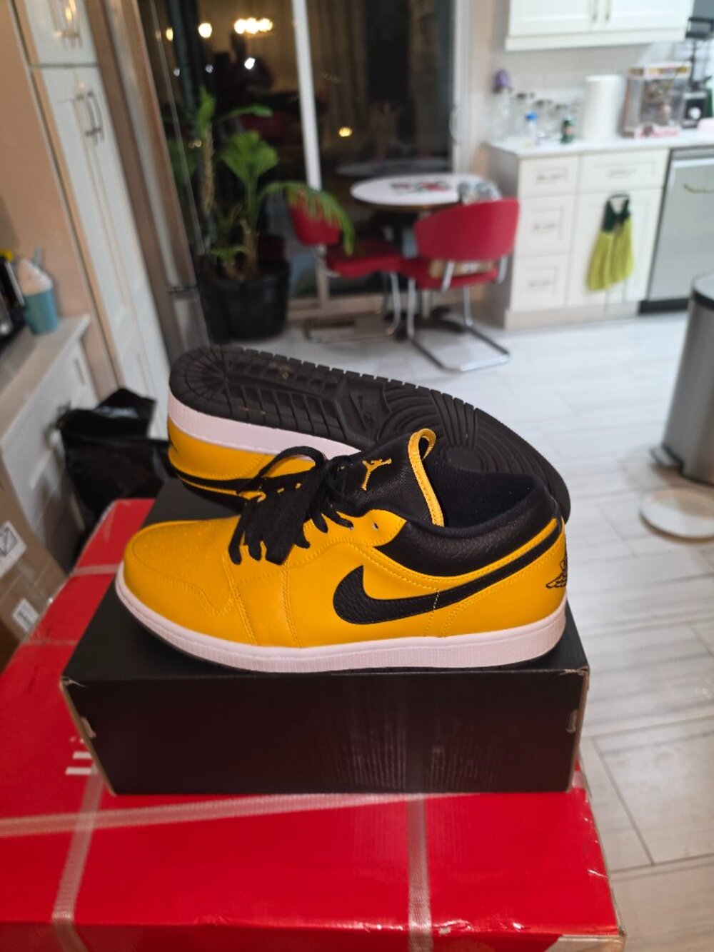 Jordan retro 1 lows 9.5